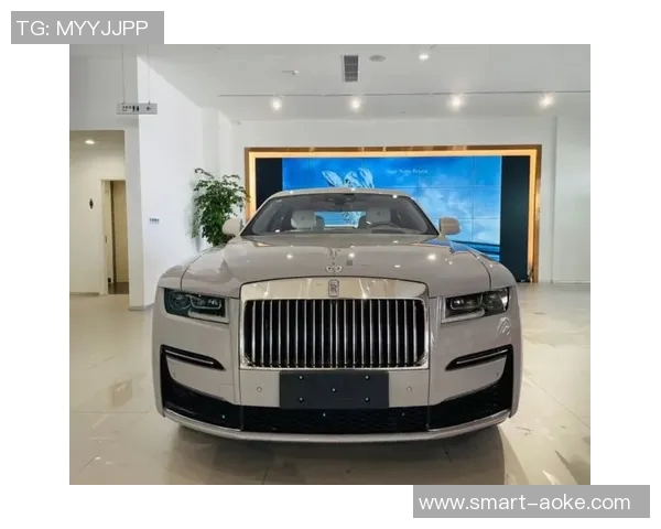 足球时尚先生引领潮流风尚展现运动与时尚的完美结合